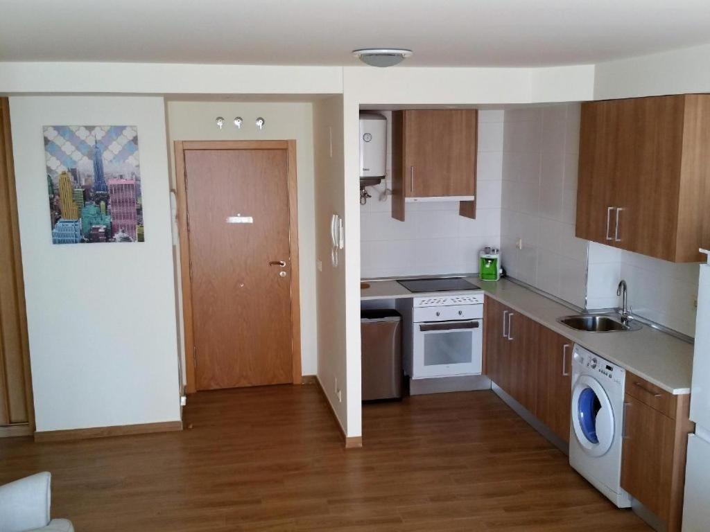 Apartamentos Urgel Madrid Exterior photo