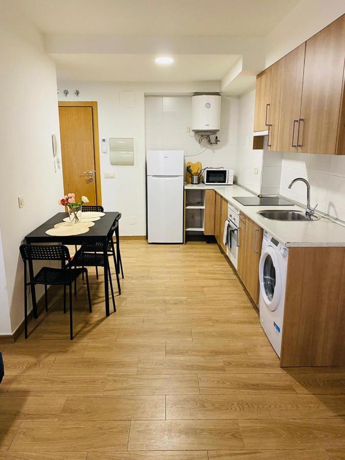 Apartamentos Urgel Madrid Exterior photo